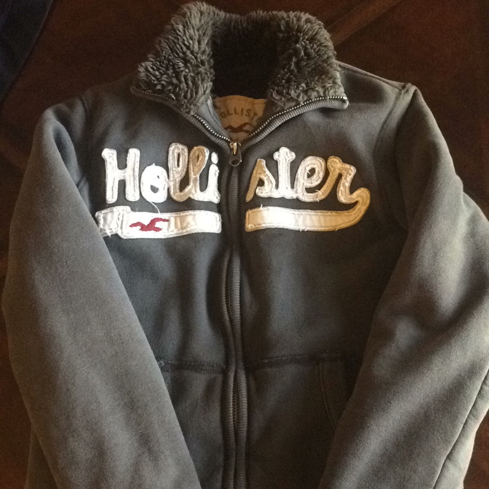 Hollister Coat, great condition, YOUTH small.